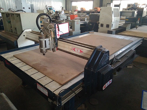 木工雕刻機及配件的日常保養(yǎng)和維護方法 木工雕刻機及配件的日常保養(yǎng)和維護方法